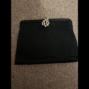 Timeless Elegance: Vintage Black Elegant Clutch – A Touch of Classic Beauty